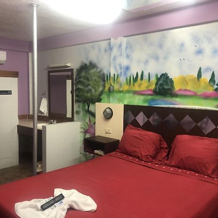The Bakadeer Inn Belize City Exteriör bild