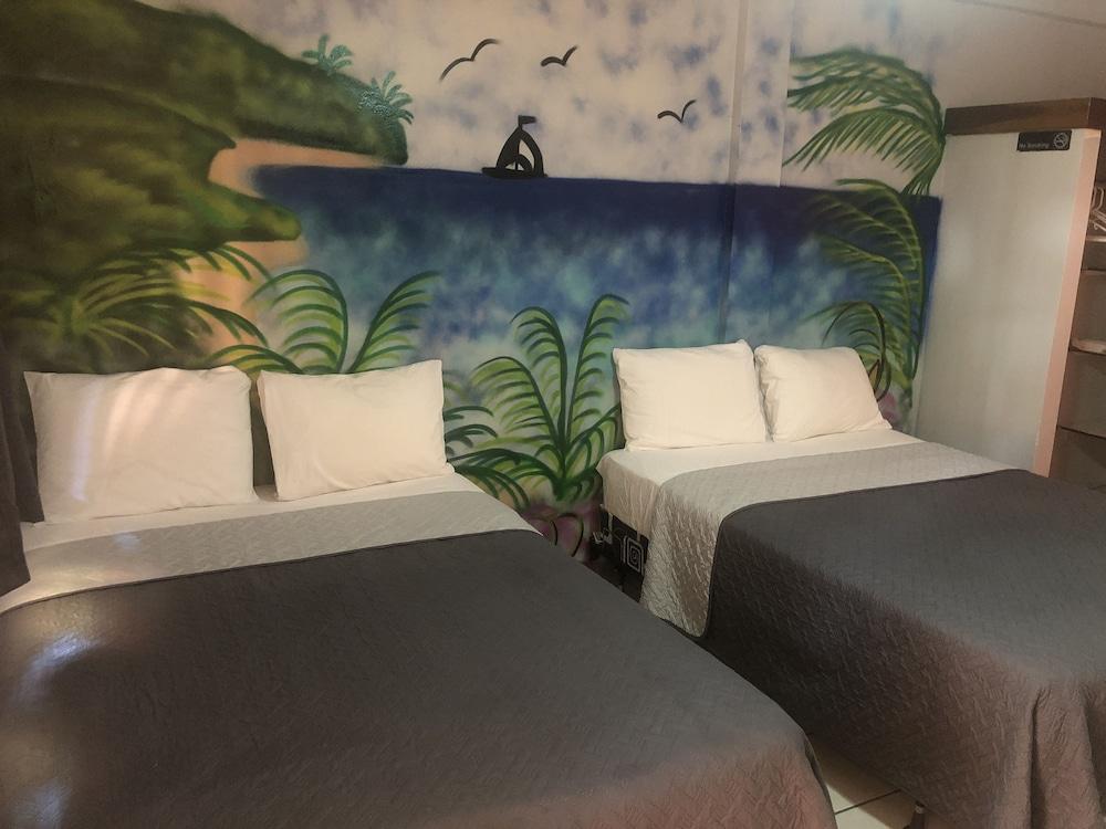 The Bakadeer Inn Belize City Exteriör bild