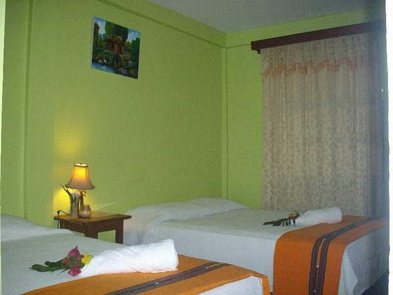 The Bakadeer Inn Belize City Exteriör bild
