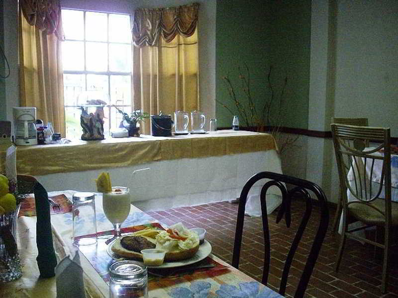 The Bakadeer Inn Belize City Exteriör bild
